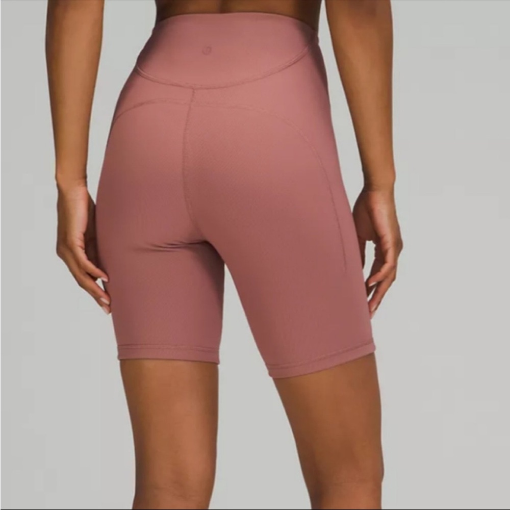 Lululemon Ribbed Contoured High-Rise Short 8" - Spiced Chai Size 6